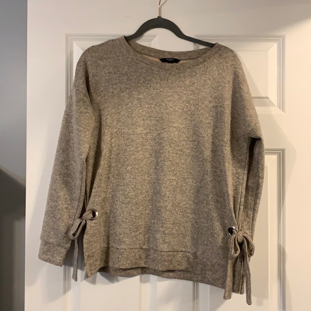 Woman sweatshirt